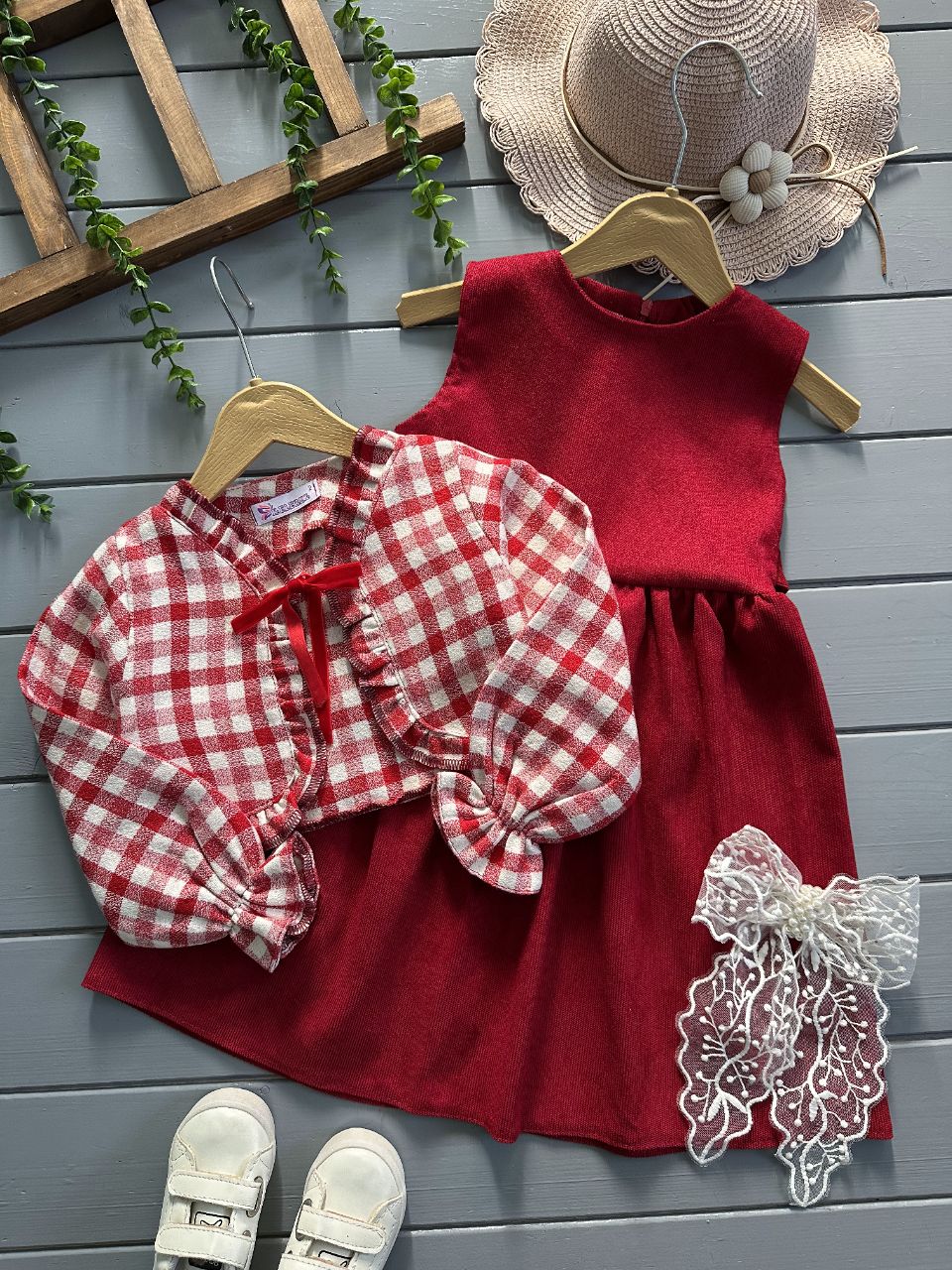 کت و سارافون لاله